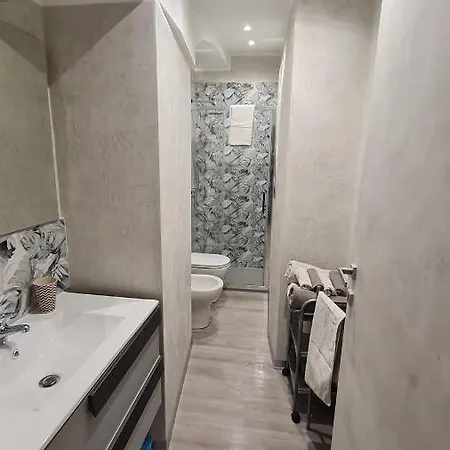 Apartment Magenta 5 *