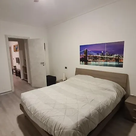 Apartment Magenta 5 *